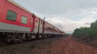 22114 Thiruvananthapuram North (TVCN) - Lokmanya Tilak Terminus (LLT) SF Express 