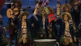 El Falla de pie ante la genialidad y la improvisaci&oacute;n de la comparsa el 