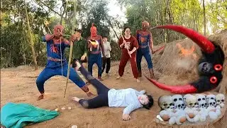 Spider-man fights the evil two-horned monster