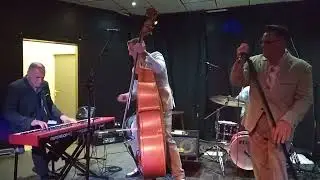 Danny Fisher i & The Crawfish Combo