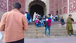 BADSHAHI MASJID LAHORE WALKING TOUR | 4K