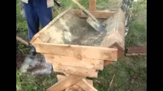 Деревянное корыто для замеса бетона
