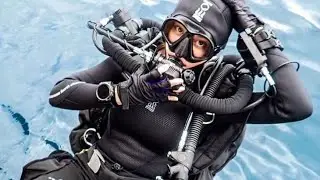 Aqua girls snorkle girls are in latex full face gas masks and scuba diving gear dresses