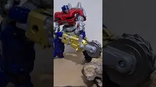 Transformers Studio Series A-Level Deluxe Transformers One Orion Pax In-Hand Images