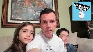 EH BEE FAMILY PLAYS: CROSSY ROAD