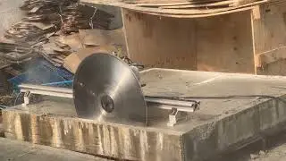 Wall sawing through concrete with extensive reinforcement