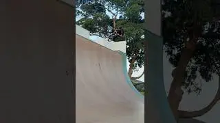 BMX halfpipe 1st drop in of the day #vert