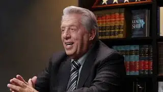 Minute With Maxwell: COMMUNITY - John Maxwell Team