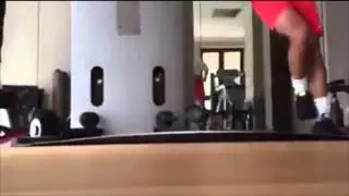 Entrenamiento de Rafael Nadal para deslizarse sobre tierra batida