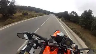 Bomber Magazine test ride wheelie @ new KTM 1290 Super Duke