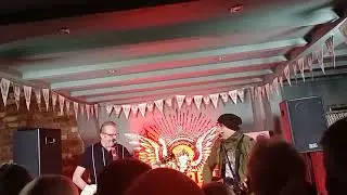 Bruce Watson and Mike Peters fragile thing . The Red rocks