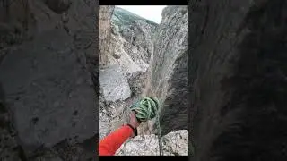 Rope bomb for abseil 💣 💣 💣  #thescramblingdutchman #ropebomb #cinquetorri #rockclimbing