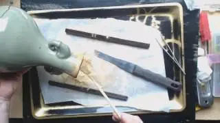 Traditional kintsugi, how to, applying gold to a vase