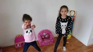 Titre n°2 Chanson YOUTUBEUSE de SANA ET LINA KIDS ❤️(écrite par Sana)