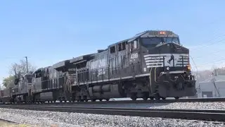 Norfolk Southern mixed freight and intermodal train west thru Appomattox Virginia Nov 9, 2025