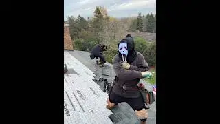 Roofer Challenges Cold Weather Across Cities! #scary #scream #ruferos #construction