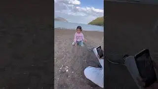 Kamera arkası gizli &ccedil;ekim. Kızım b&uuml;sb&uuml;y&uuml;k deniz kabuğu buldu 😀#hasanfidan #adrasan