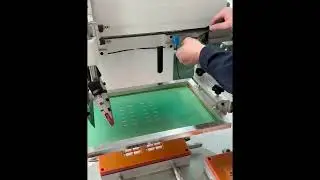 Полуавтоматическая машина для тампонной печати на клавишах калькулятора
