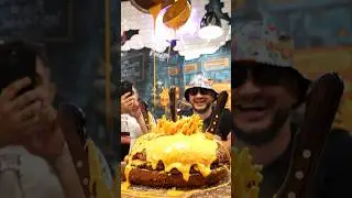 GIANT BURGERS In DUBAI 🤩