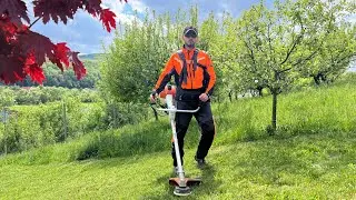 Stihl Fs 560-C with 3,3 mm trimmer line in fresh grass.