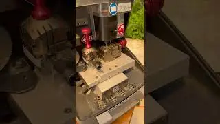 Нарезка автомобильного ключа на ЧПУ Futura Auto #чпу #futuraauto #shorts #автоключи #kluch_kovrov