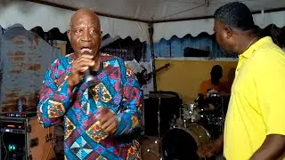 Baffour Kyei performs ADWOA BƐNƐ live on apuutoo live band music