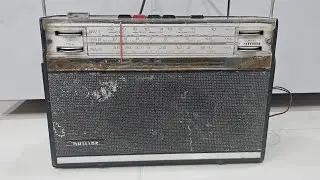 1969 Philips Transistor Radio. SW1,SW2,SW3 (9023321435)