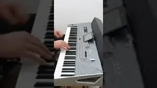نوازندگی سه قطعه ی به یادماندنی از بانوی آواز ایران هایده