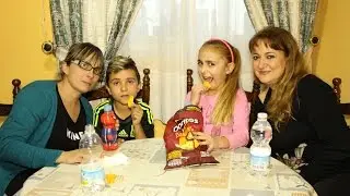 Doritos Roulette Challenge con Ana y Antonio - Silvia S&aacute;nchez