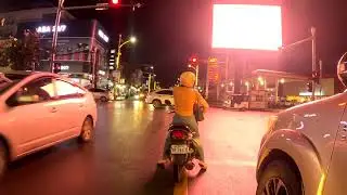 Why do people always go out for a walk in Siem Reap every evening?