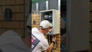 Монтаж электрощита / Installation of the electrical panel . #diy #denismontaj #insulation #стройка