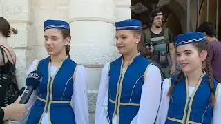 Nastup mažoretkinja na Stradunu