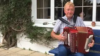 The Hunter’s House/ Reavy’s - Irish traditional reel on button accordion