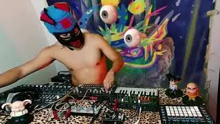 TRXNCH | TD3, Microfreak, Drumbrute & Circuit Novation jamming