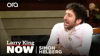 Simon Helberg Channels Nicolas Cage and Al Pacino | Simon Helberg | Larry King Now - Ora TV