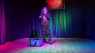Stand up con LIBIA HARO (ACARPETJ) KRAMPUS VS SANTA FESTIVAL