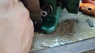 Como trocar as facas da m&aacute;quina overloque chinesinha semi industrial, e como testar o corte.