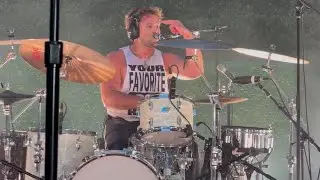 Telephone Busy - 5 Seconds of Summer - First Live Performance - Front Row - Los Angeles, CA 9/24/25
