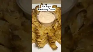 You need to make this blooming onion in the air fryer! #shorts #bloomingonion #airfryerrecipes