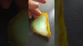 糯冰黄加绿翡翠，底妆乾淨不细腻清爽！冰润起胶感，50长-43宽-8厚53g打灯图细节图片与视频 立即抢购👉 #jade #天然翡翠#翡翠#玉石#翡翠 #翡翠加工#珠宝#翡翠玉石#缅甸翡翠#翡翠玉
