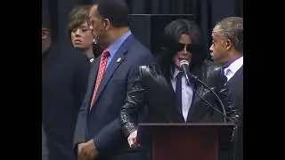 Michael Jackson using his normal voice at James Brown&rsquo;s funeral in 2006