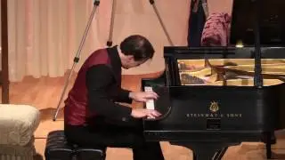 Michael Drexler performing 