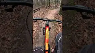 Rideing mountain bike trails in the rain 💧🚵