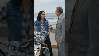 Dos chicos en un auto lujoso bañaron de lodo a un señor y unos motociclistas lo vieron todo