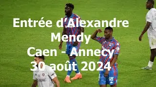 Entr&eacute;e d'Alexandre Mendy lors du match Caen - Annecy