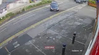 Impatient driver crashes into sinkhole