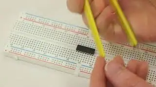 Как вставлять и извлекать DIP-корпусы микросхем в макетную плату
