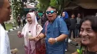 RHOMA IRAMA MENGHIBUR REKAN REKANNYA