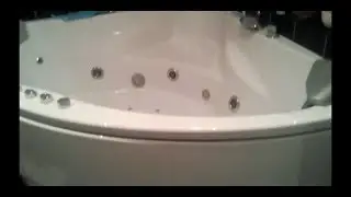 Краткий  Видео-обзор ванной комнаты  с Бомбической джакузи в загарадном доме под Москвой.2019