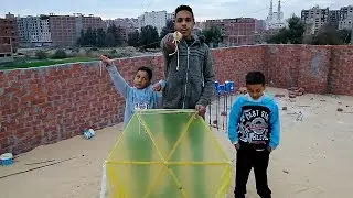 تحدي اخبي الطائرات الورقية من اخواتي الصغيرين والي يلاقيها ياخد الطيارة ورقية | اليماني صقر